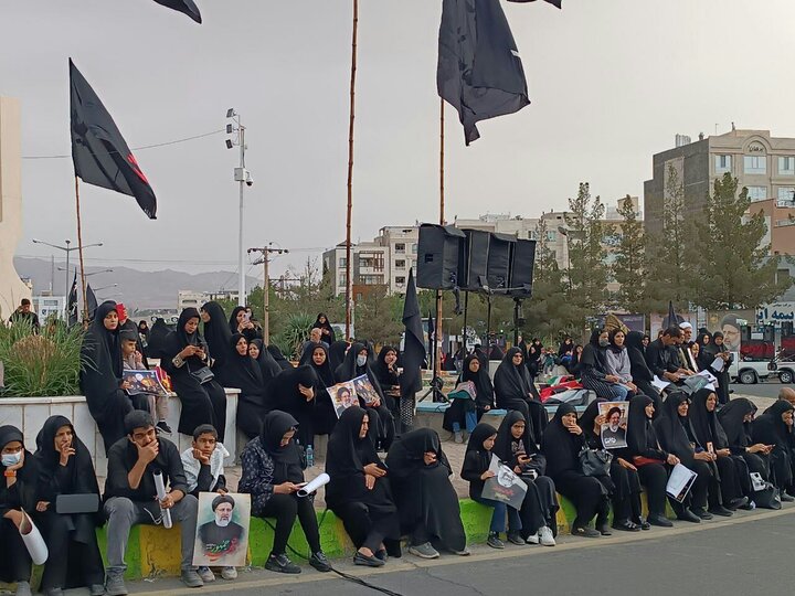 انتظار مردم بیرجند برای تشییع شهید جمهور