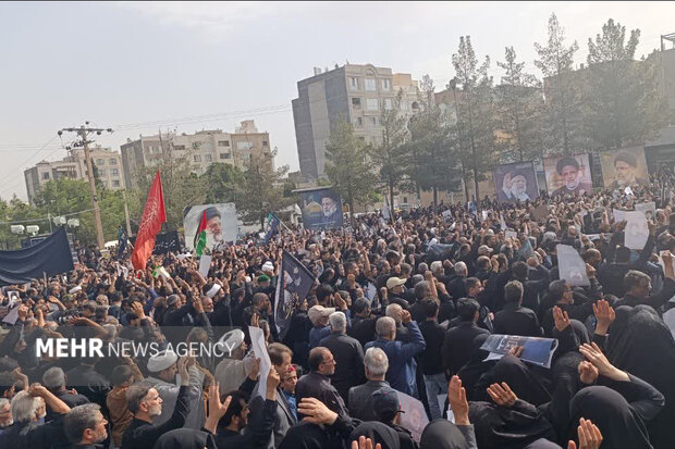 خراسان جنوبی ها به استقبال رئیس جمهور شهید آمدند/آغاز مراسم تشییع