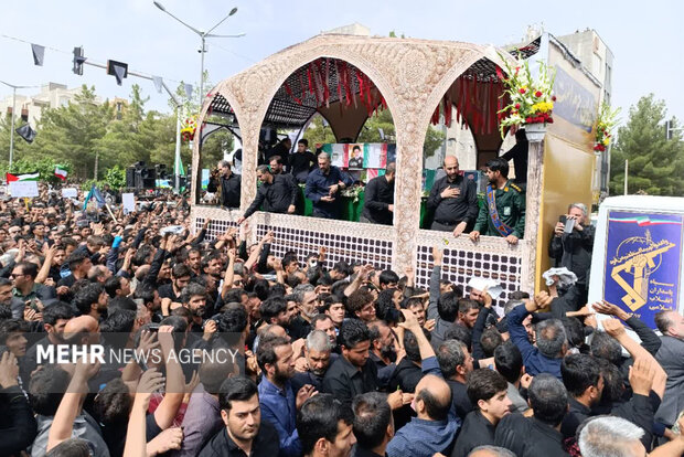 خداحافظی متفاوت کویرنشینان با رئیس جمهور محبوبشان