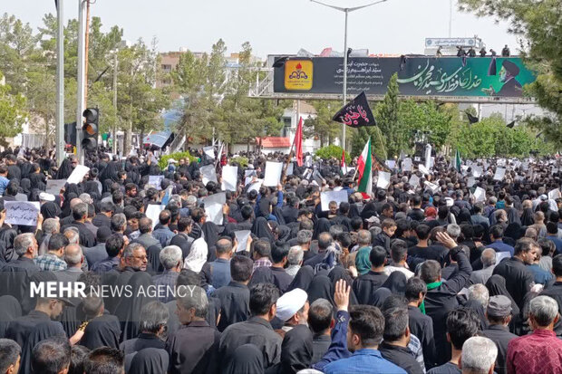 خداحافظی متفاوت کویرنشینان با رئیس جمهور محبوبشان