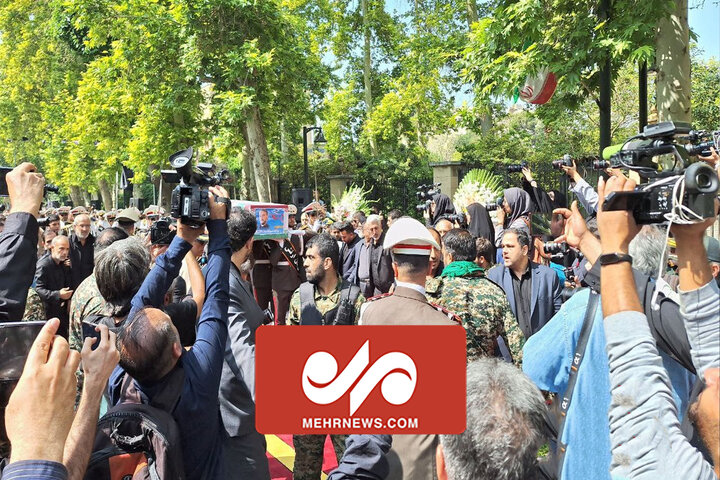 تصاویری از تشییع پیکر شهید حسین امیرعبداللهیان تصاویری از تشییع پیکر شهید حسین امیرعبداللهیان