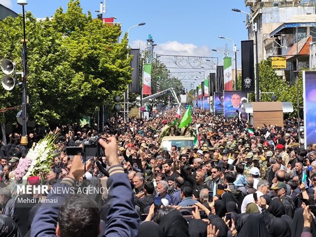 VIDEO: Thousands of people attend funeral of Martyr Ghadimi