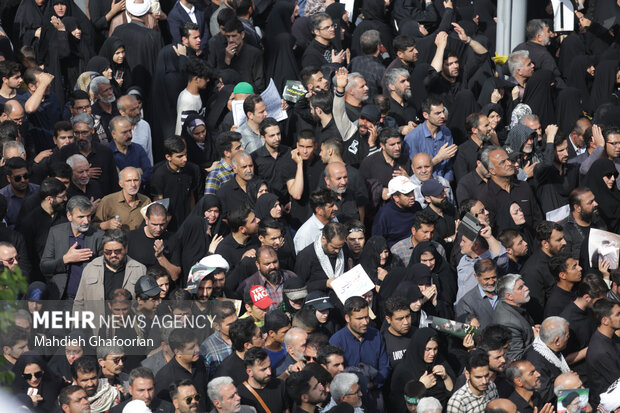 تشییع رئیس‌جمهور شهید و همراهان در مشهدالرضا علیه السلام - ۲