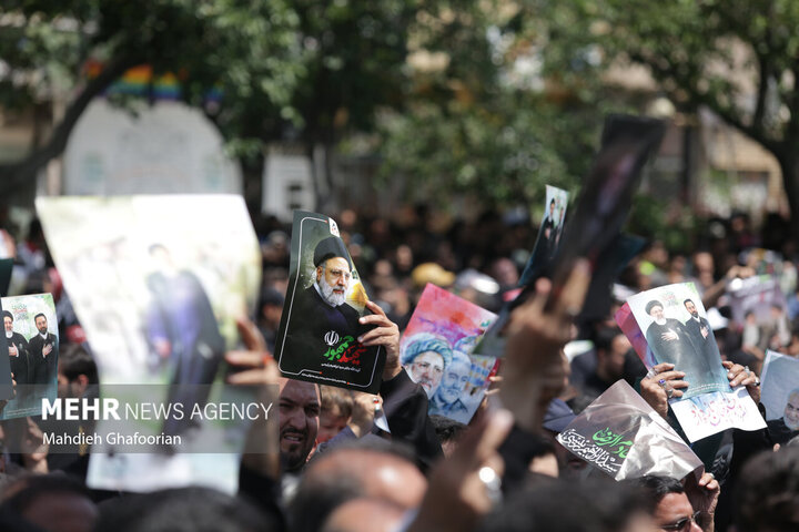 حضور برادر و خواهر اندونزیایی در تشییع شهید جمهور