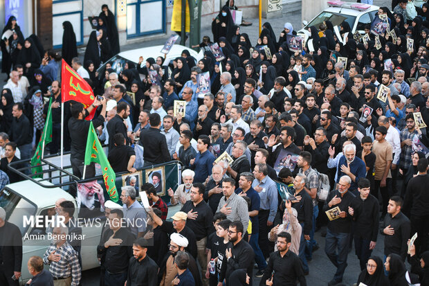 دسته عزاداری مردمی به مناسبت شهادت رئیس جمهور در شیراز