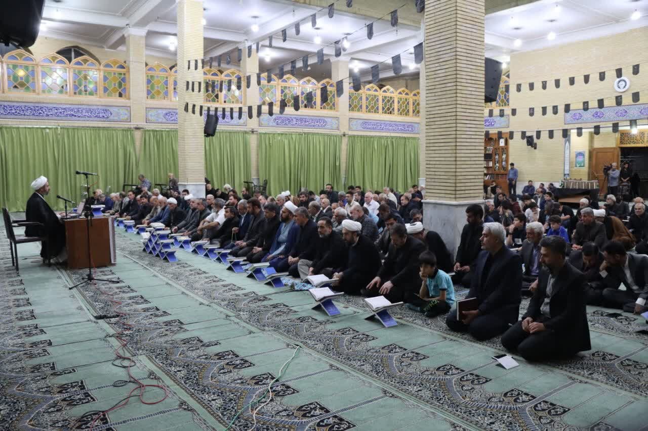تصاویری از گرامیداشت شهید جمهور در محفل انس با قرآن در ایلام