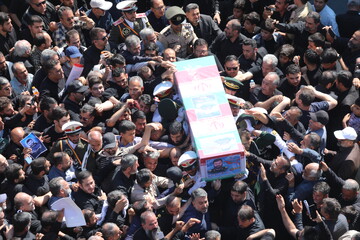 حال و هوای شبستان حرم حضرت عبدالعظیم قبل از تدفین شهید موسوی