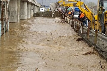 سیل در خیابان های ارومیه جاری شد/تشکیل فوری مدیریت بحران