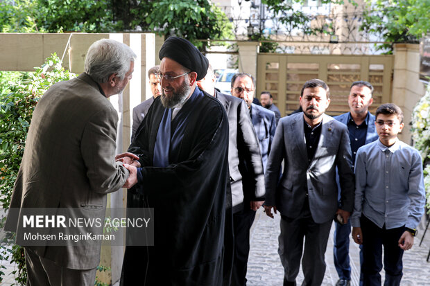 حضور رئیس جریان حکمت ملی عراق در منزل شهید امیرعبداللهیان