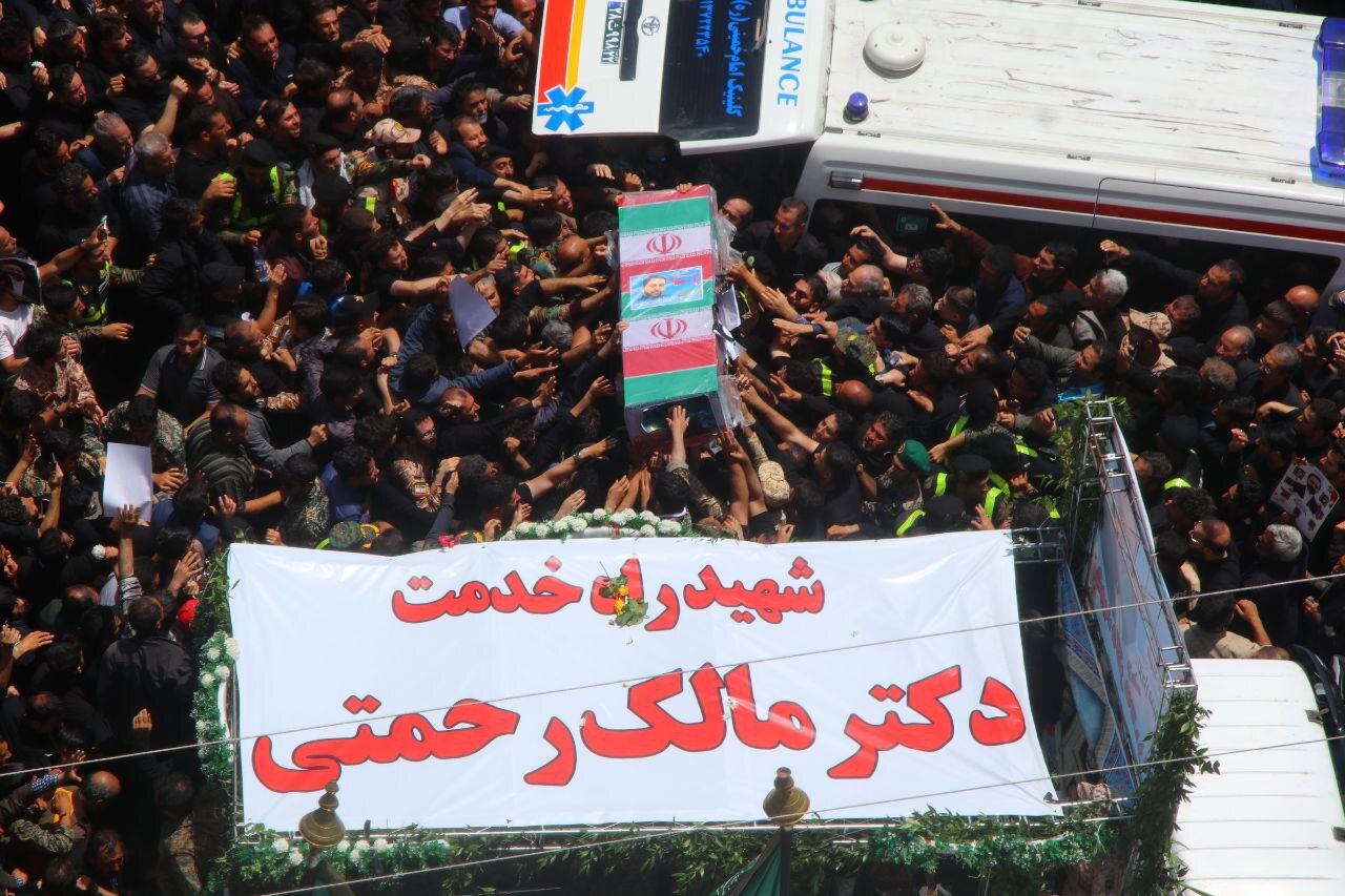 پیکر شهید رحمتی در کنار شهدای مراغه آرام گرفت