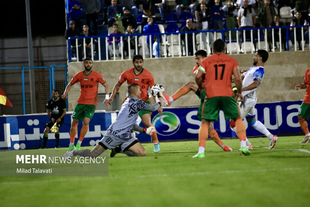 دیدار تیمهای فوتبال ملوان بندر انزلی و مس رفسنجان دیدار تیمهای فوتبال ملوان بندر انزلی و مس رفسنجان