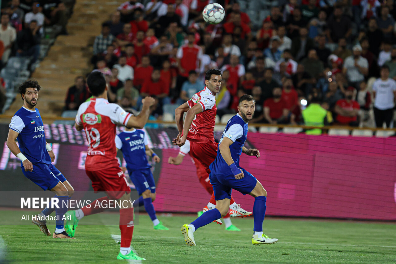 انتقاد از عملکرد پرسپولیس در نقل‌وانتقالات/ جدا شده‌ها ضرر کردند