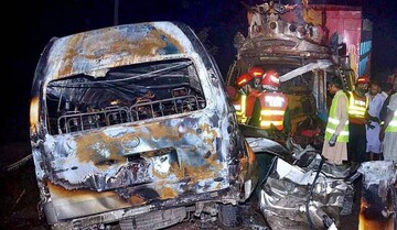 11 killed, 15 injured in van-truck collision in Pakistan