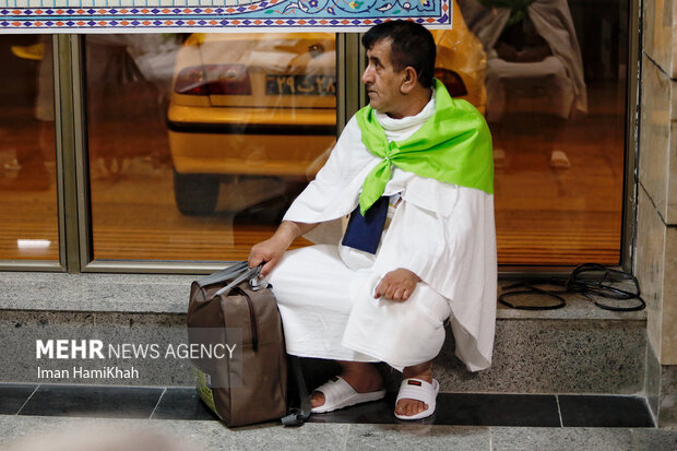 Frist group of Hajj pilgrims take off from Hamedan airport
