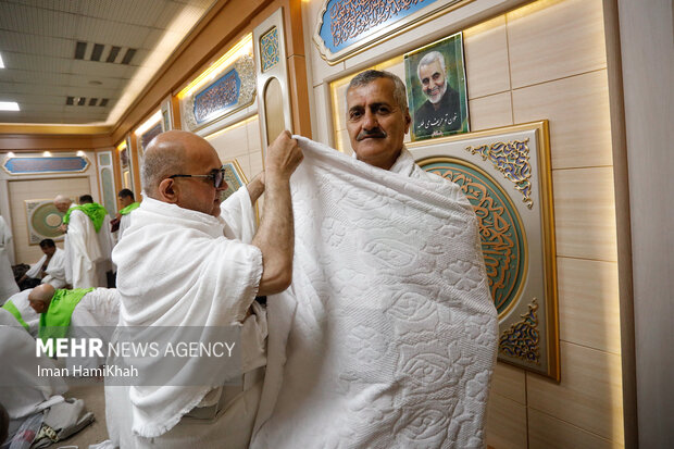 Frist group of Hajj pilgrims take off from Hamedan airport
