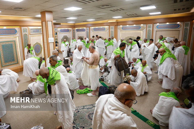 Frist group of Hajj pilgrims take off from Hamedan airport
