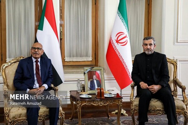 إيران والسودان يتفقان على تسريع عملية إعادة فتح سفارتي البلدين