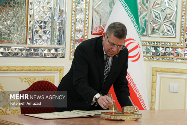 Ceremony of signing book of condolence for martyr Raeisi, FM