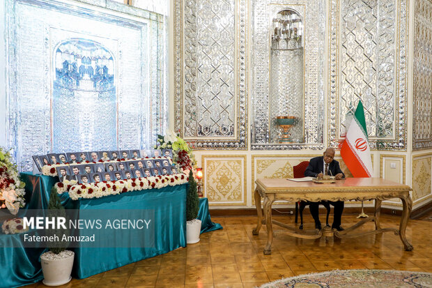 Ceremony of signing book of condolence for martyr Raeisi, FM