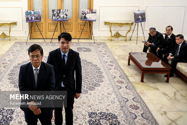 Ceremony of signing book of condolence for martyr Raeisi, FM