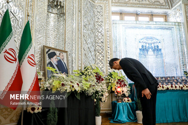 Ceremony of signing book of condolence for martyr Raeisi, FM