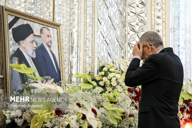 Ceremony of signing book of condolence for martyr Raeisi, FM