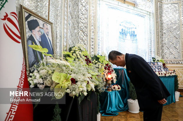 Ceremony of signing book of condolence for martyr Raeisi, FM