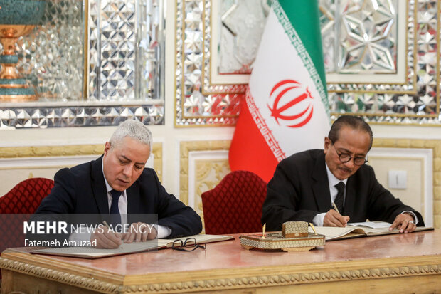 Ceremony of signing book of condolence for martyr Raeisi, FM