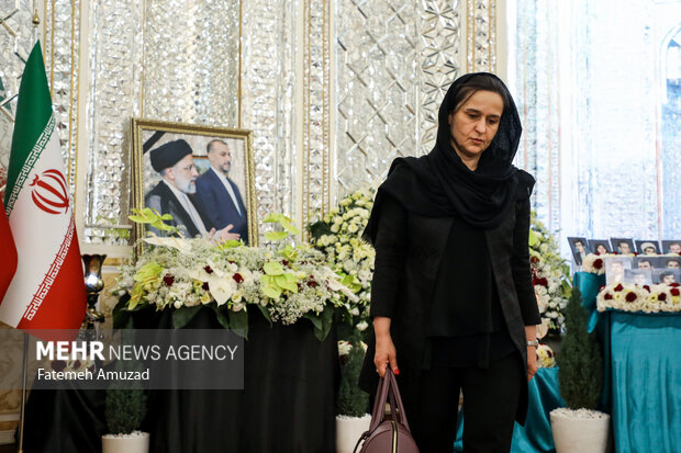 Ceremony of signing book of condolence for martyr Raeisi, FM