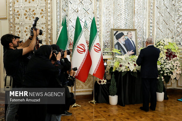 Ceremony of signing book of condolence for martyr Raeisi, FM