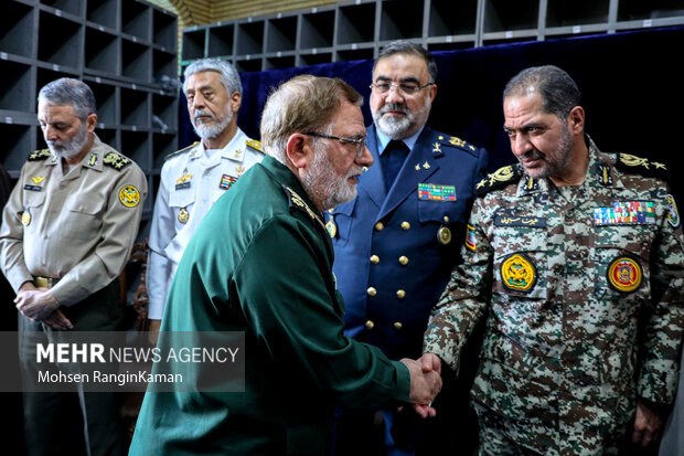 سرلشکر ایزدی در مراسم بزرگداشت شهدای خدمت در ستاد فرماندهی ارتش جمهوری اسلامی ایران
