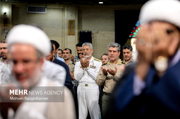 امیر حبیب الله سیاری در مراسم بزرگداشت شهدای خدمت در ستاد فرماندهی ارتش جمهوری اسلامی ایران