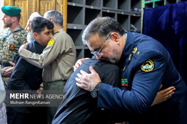 امیر حمید واحدی در مراسم بزرگداشت شهدای خدمت در ستاد فرماندهی ارتش جمهوری اسلامی ایران
