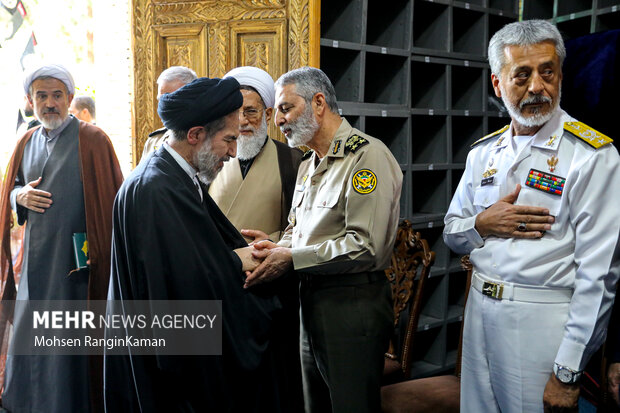 سرلشکر موسوی و حجت الاسلام ابوترابی در مراسم بزرگداشت شهدای خدمت در ستاد فرماندهی ارتش جمهوری اسلامی ایران