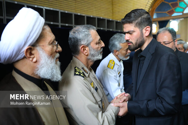 سرلشکر موسوی در مراسم بزرگداشت شهدای خدمت در ستاد فرماندهی ارتش جمهوری اسلامی ایران