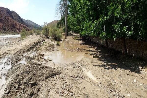 پاکسازی سیلاب راه روستایی «ترقیان»/مسیر تردد مردم رفع انسداد شد