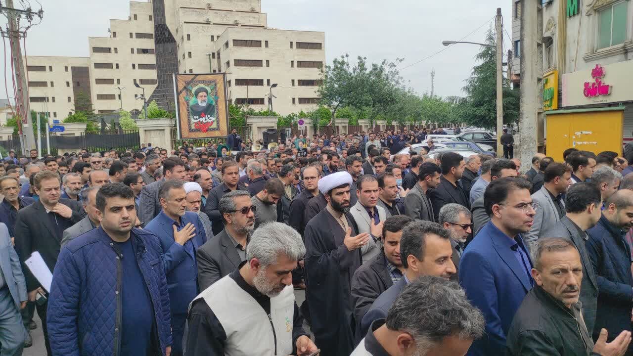 سینه زنی گیلانی ها در فراق «شهدای خدمت» در رشت سینه زنی گیلانی ها در فراق «شهدای خدمت» در رشت