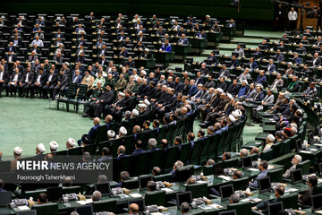 صندلی خالی شهید جمهور در مجلس/ اشک‌ها و لبخندهای ساکنان جدید بهارستان