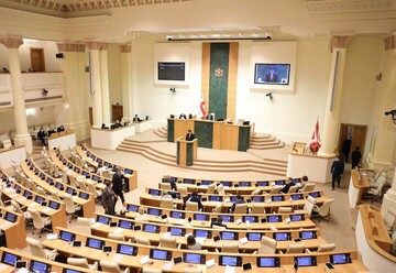 پارلمان گرجستان وتو رئیس‌جمهور درباره لایحه عوامل خارجی را لغو کرد