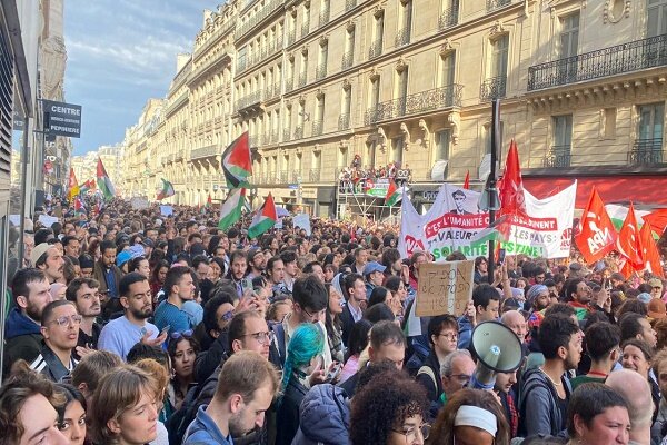 İsrail'in Refah'a saldırısı Paris'te protesto edildi İsrail'in Refah'a saldırısı Paris'te protesto edildi