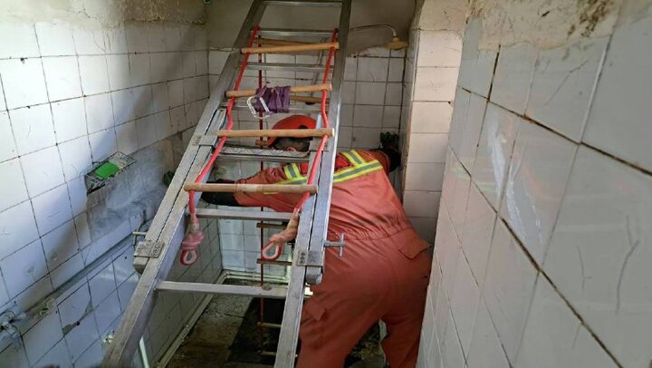 سقوط مرد جوان تهرانی به چاه ۷ متری در حمام