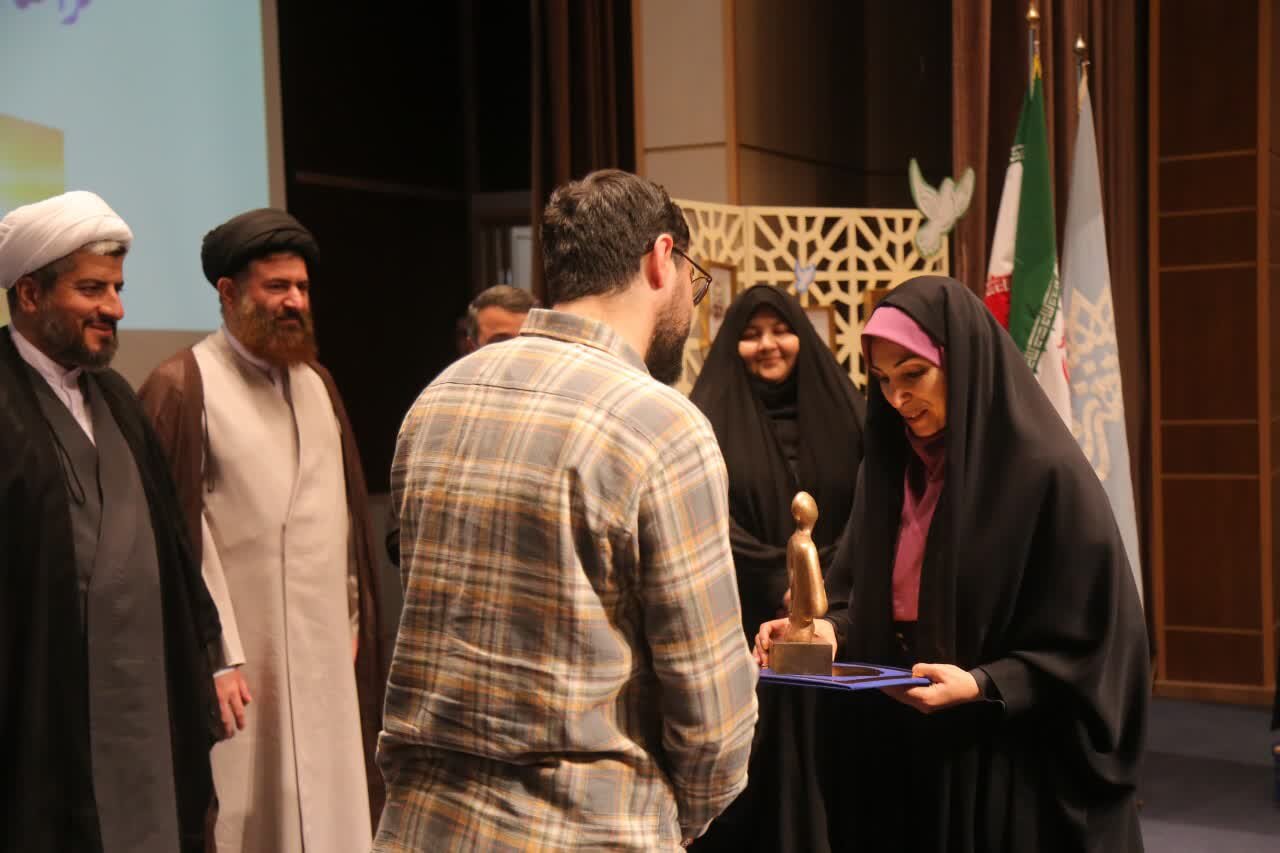 براتی: شاعران خراسان شمالی شایسته شعرخوانی در محضر رهبر انقلاب هستند