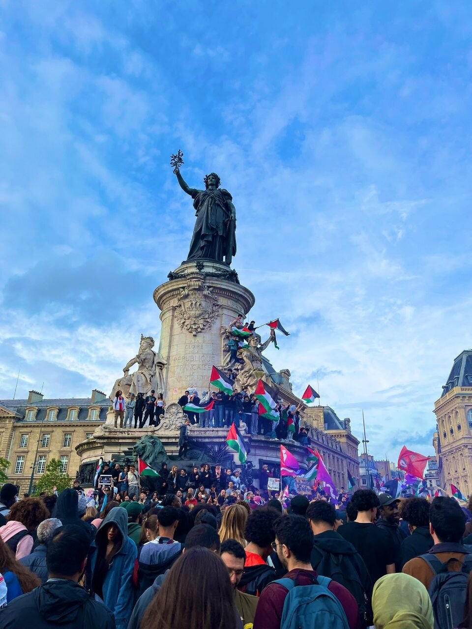 Fransa'da Filistin'e destek gösterisi düzenlendi