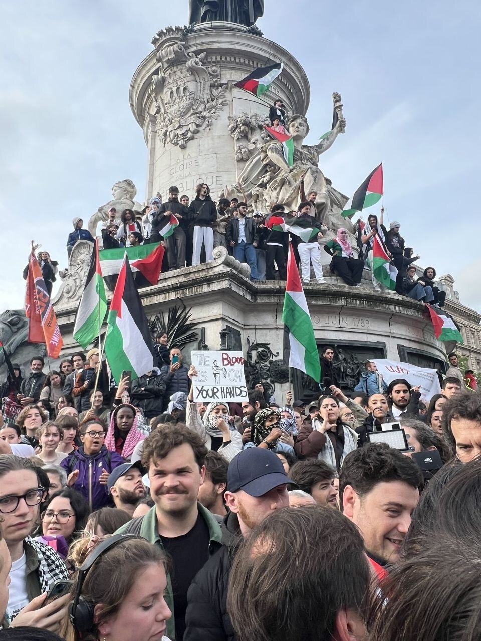 Fransa'da Filistin'e destek gösterisi düzenlendi