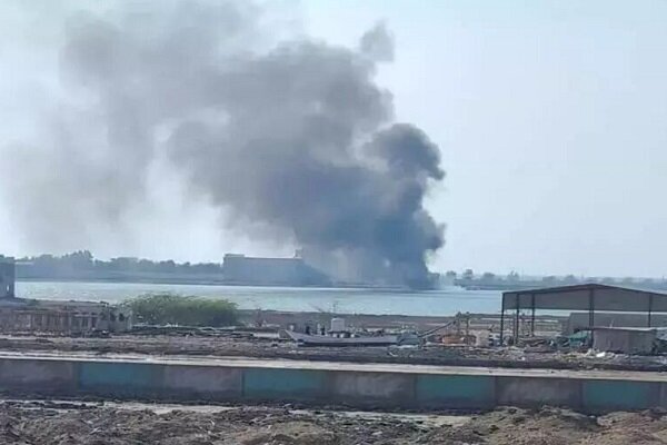 US, UK warplanes bomb Yemen's Hodeidah International Airport