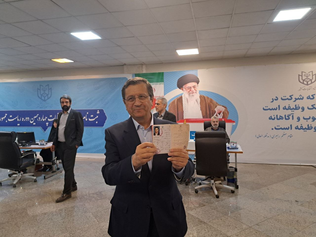 «عبدالناصر همتی» داوطلب نامزدی در انتخابات ریاست جمهوری شد