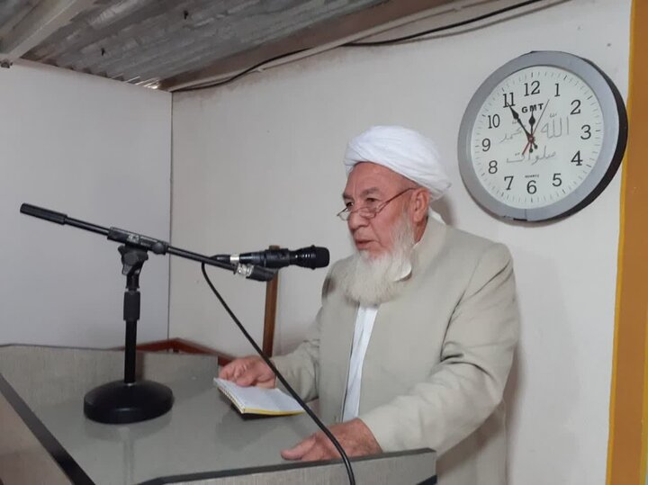 امام خمینی(ره) برادری و وحدت را معنا کرد