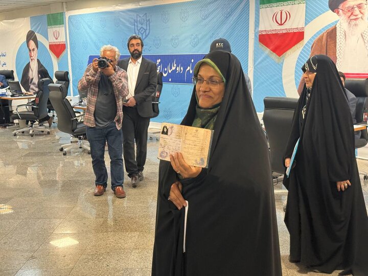 Zohre Elahian enters Iran's presidential election race