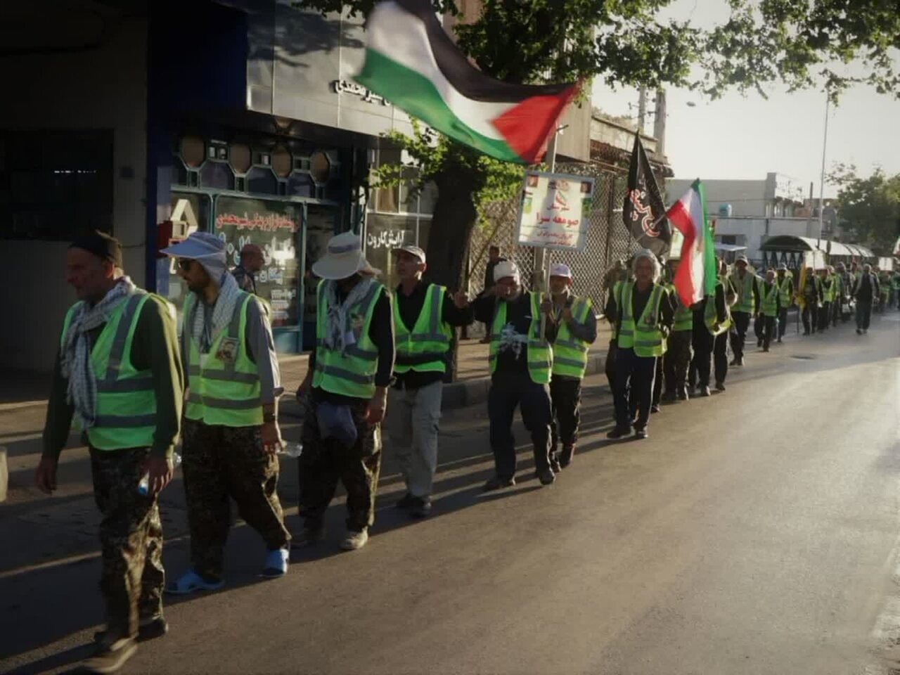 سی و پنج سال عشق و ارادت به معمارکبیر انقلاب سی و پنج سال عشق و ارادت به معمارکبیر انقلاب