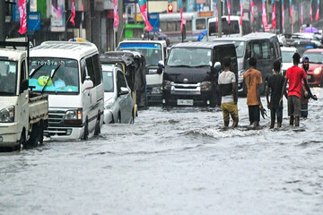 Sri Lanka monsoon floods kill 14, schools shut